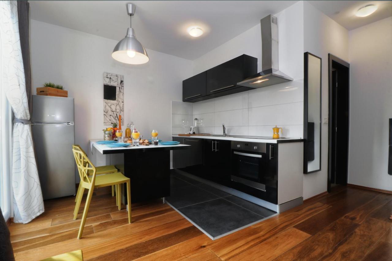 Kseni Accommodation ロヴィニ エクステリア 写真